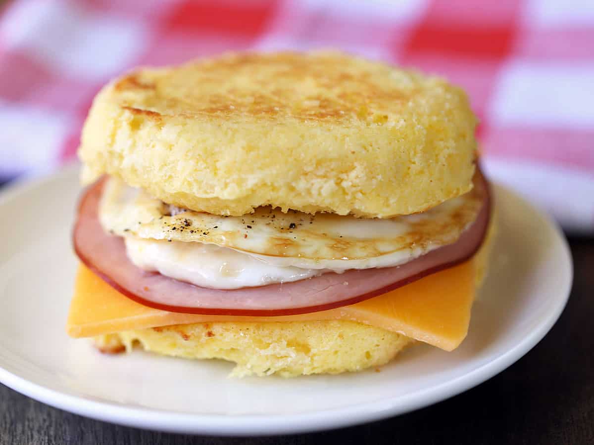 Keto Egg Breakfast Sandwich - Image Courtesy of healthyrecipesblogs.com
