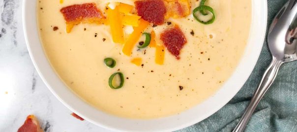Creamy-Keto-Cauliflower-Soup